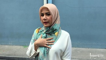 Hijrah dan Berhijab, Kado Cynthia Ramlan di Ultah Pernikahan