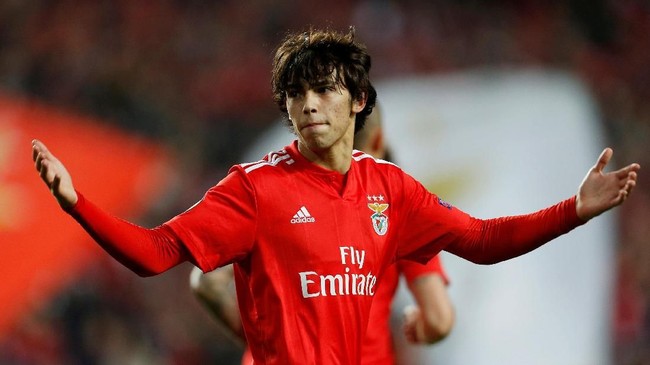 Manchester City jadi kesebelasan favorit yang bisa mendapatkan wonderkid Benfica Joao Felix karena bersedia menebus klausul kontrak Rp 1,9 triliun.