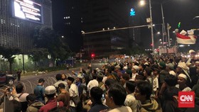 Negosiasi Alot, Massa Aksi Bawaslu Enggan Bubar