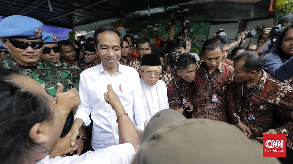 FOTO: Pidato Kemenangan Jokowi di Kampung Deret
