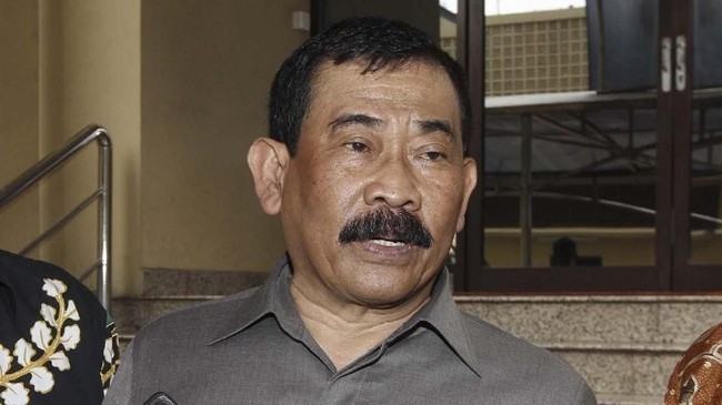 Kapuspen TNI menyatakan salah satu alasan Panglima TNI mengajukan penangguhan penahanan Soenarko ke Polri karena ikatan moral antara prajurit dan purnawirawan.