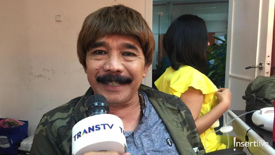 Menjelang Lebaran 2019, Opie Kumis siap mengadakan open house untuk seluruh keluarganya.