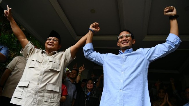 Prabowo Subianto dan Sandiaga Uno rencananya akan memberikan pernyataan setelah MK membacakan putusan sengketa Pilpres.