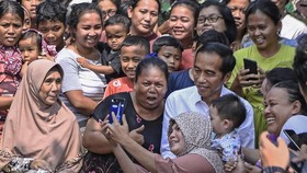 Gemuruh Kemenangan Kedua Jokowi dari Kampung Deret