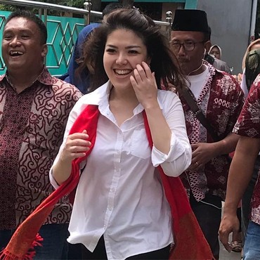 Banyak Artis Gagal Nyaleg, Tina Toon: Mungkin Garis Tangannya Belum Lolos