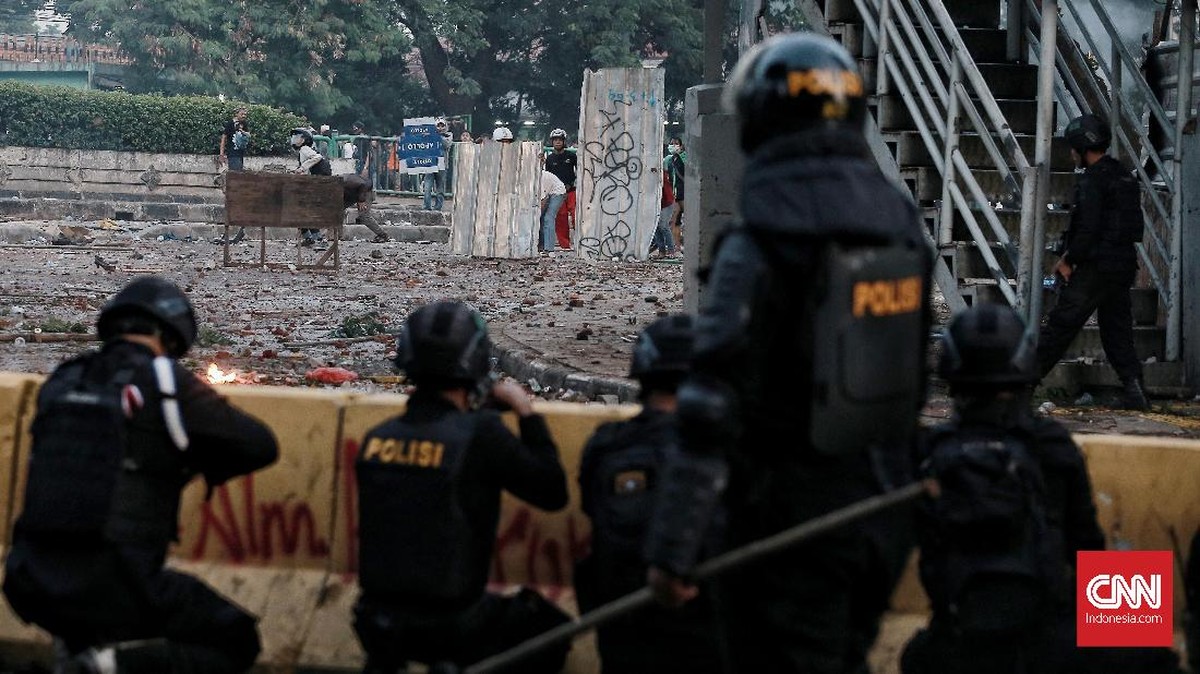 FOTO: Tanah Abang Masih Mencekam