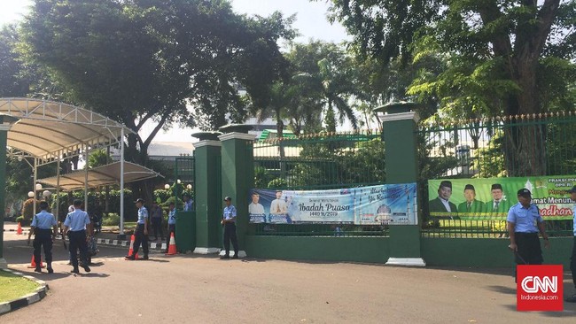 Aktivitas Dewan Perwakilan Rakyat (DPR) dan Majelis Permusyawaratan Rakyat (MPR) diliburkan menyusul aksi 22 Mei.