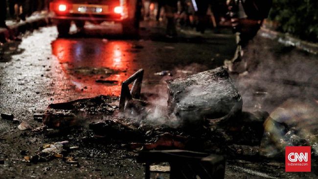Empat Rumah Sakit Tampung Korban Bentrok Aksi 22 Mei Sedikitnya empat rumah sakit di Jakarta merawat ratusan korban bentrok massa dan aparat di sejumlah titik di Jakarta sejak Selasa (21/5) hingga Rabu (22/5).