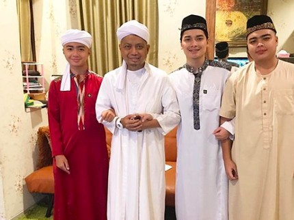 So Sweet! Kebersamaan Ustaz Arifin Ilham dengan Anak-anaknya