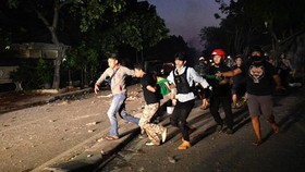 Dua Korban Peluru Karet Polisi Dilarikan ke RS Pelni