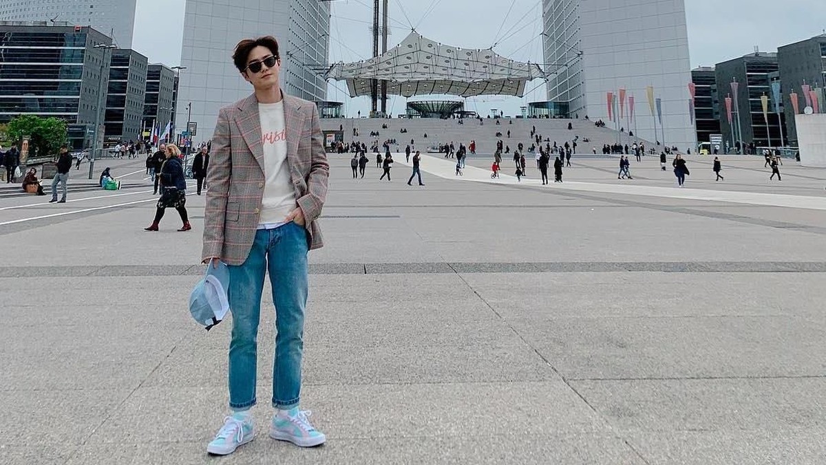 Leader EXO&comma; Suho&comma; berulangtahun ke-28 hari ini Rabu &lpar;22&sol;5&rpar;&period; Untuk merayakan hari kelahirannya&comma; simak yuk 7 fakta Suho&period; Eits&comma; ada fakta first kiss Suho lho&excl;