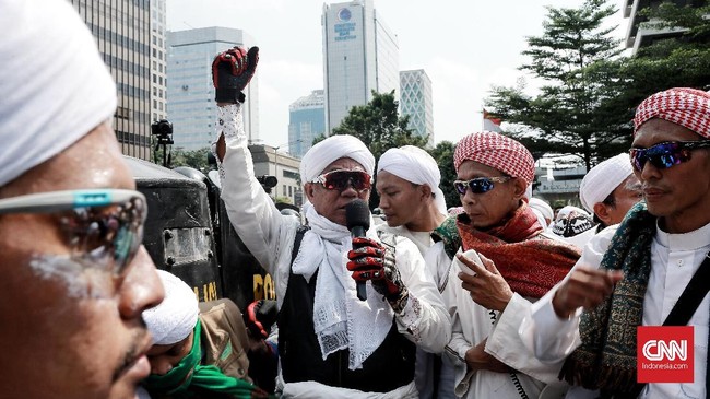 Kemenkominfo menghimbau agar masyarakat tidak membagikan dan segera menghapus konten terkait kerusuhan 22 Mei melalui media sosial.