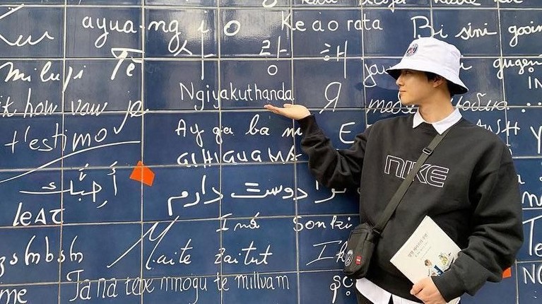 Leader EXO, Suho, berulangtahun ke-28 hari ini Rabu (22/5). Untuk merayakan hari kelahirannya, simak yuk 7 fakta Suho. Eits, ada fakta first kiss Suho lho!
