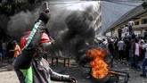 FOTO: Kerusuhan Pecah di Jalan Jatibaru Kerusuhan berulang terkait demo 22 Mei di Jl Jatibaru, Tanah Abang, Jakarta, membuat polisi mesti menembakkan gas air mata untuk membubarkan massa.