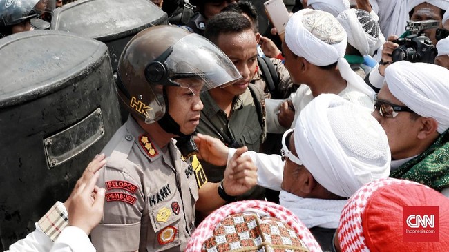 Muhammadiyah meminta aparat tak melakukan aksi represif yang bisa berdampak panjang bukan hanya kepada peserta aksi, namun kehidupan bangsa.