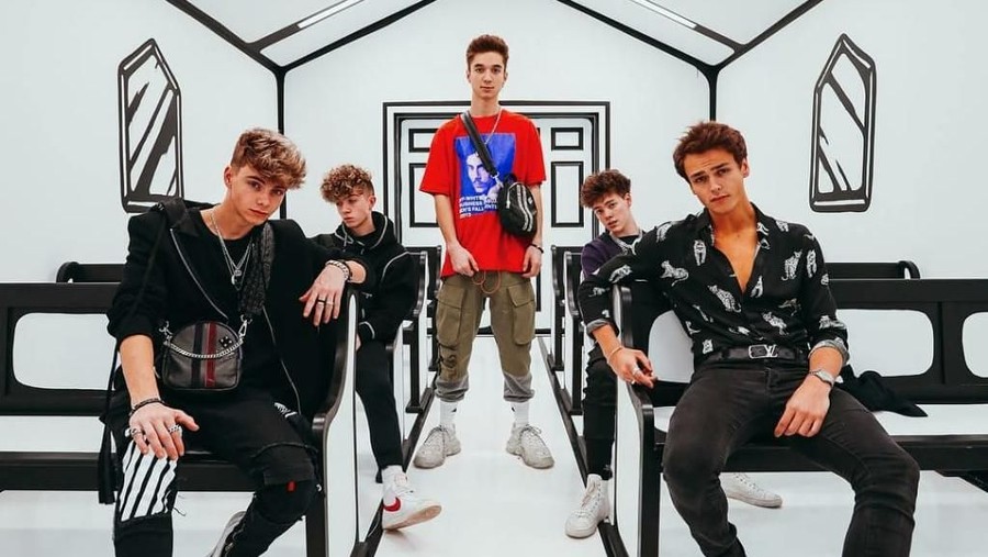 Lirik lagu Unbelievable ciptaan Why Don't We