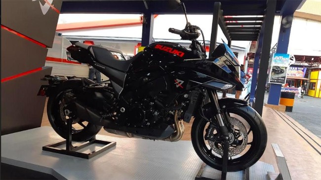 Konsumen yang tertarik membelinya cukup mengunjung dealer resmi Suzuki dan melakukan pembayaran booking fee.