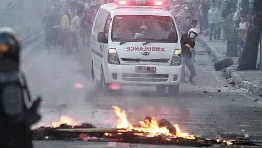 Tanggapan netizen soal kericuhan yang terjadi dini hari tadi.