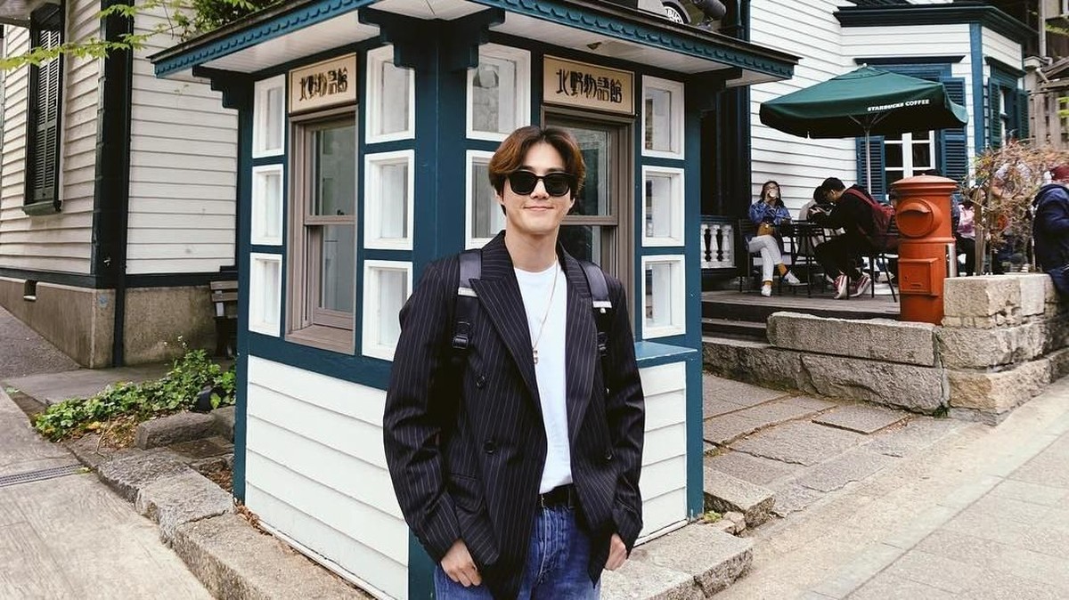 Leader EXO&comma; Suho&comma; berulangtahun ke-28 hari ini Rabu &lpar;22&sol;5&rpar;&period; Untuk merayakan hari kelahirannya&comma; simak yuk 7 fakta Suho&period; Eits&comma; ada fakta first kiss Suho lho&excl;