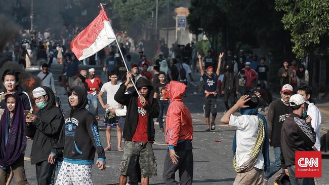 AS mengimbau seluruh warganya yang berada di Jakarta untuk menghindari Tanah Abang dan Menteng setelah demonstrasi terkait hasil pemilu berakhir ricuh.