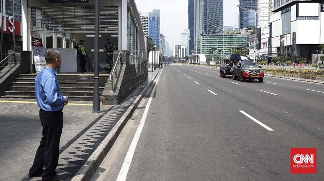 Sejumlah pengguna Twitter sejak Rabu (22/5) pagi memberi informasi lalu lintas yang dinilai cukup lengang di beberapa titik di Jakarta.