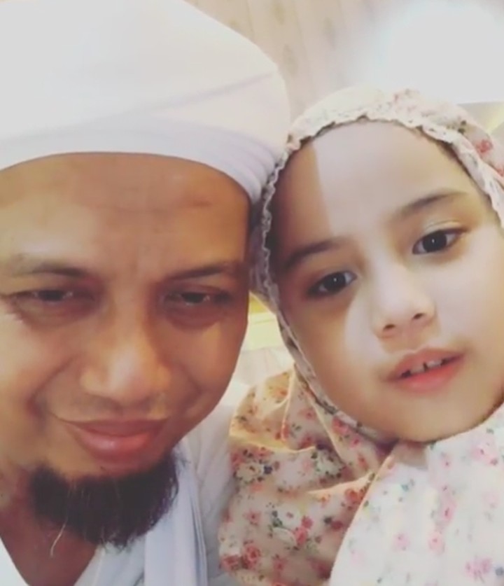 So Sweet! Kebersamaan Ustaz Arifin Ilham dengan Anak-anaknya - Foto 1