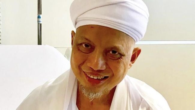 Ustaz Arifin Ilham Ulama Kharismatik Pendiri Az Zikra