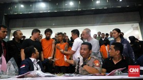img-title Polisi Tangguhkan Penahanan 207 Tersangka Kerusuhan 21-22 Mei