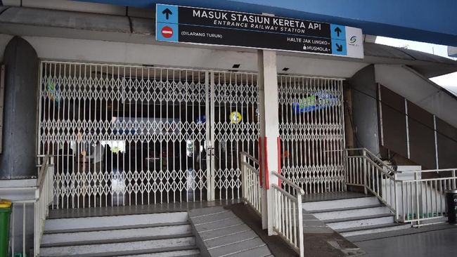 Aksi 22 Mei, KCI Imbau Penumpang Hindari Stasiun Tanah Abang PT KCI mengimbau penumpang untuk menghindari Stasiun Tanah Abang dan Palmerah, dan mencari jalur alternatif, menyusul penutupan akses jalan di luar stasiun.