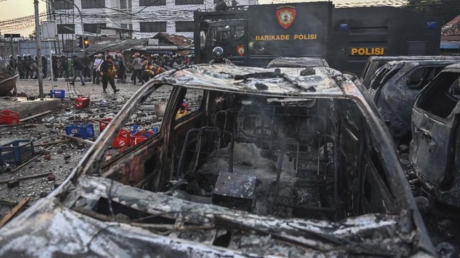 Mobil dan gedung yang rusak akibat kerusuhan dapat diklaim ke perusahaan asuransi. Namun, pahami lebih dahulu sebelum Anda mengajukan klaim.