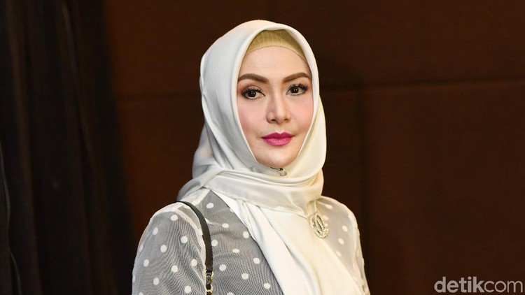 Eddies Adelia Eddies Adelia asat ditemui di kawasan TB Simatupang.