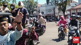 Demo di Polres Pamekasan, Massa 22 Mei Bawa Bambu Runcing