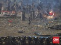 Rusuh Belum Reda, Ada Kobaran Api di Depan Bawaslu