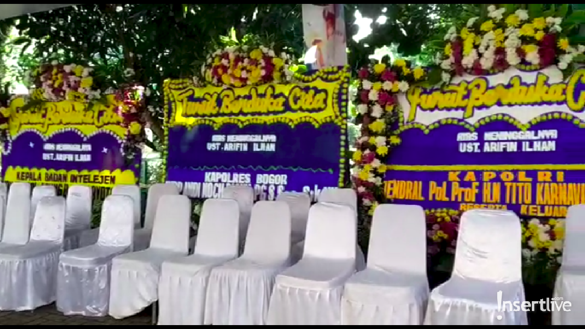 Suasana terkini rumah duka Ustaz Arifin Ilham di Masjid Az-Zikra&comma; Bogor&period;