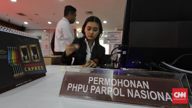 Juru Bicara MK mengatakan perkara yang didaftarkan terdiri dari 243 sengketa hasil pileg DPR dan DPRD, dan sembilan sengketa hasil pileg DPD.