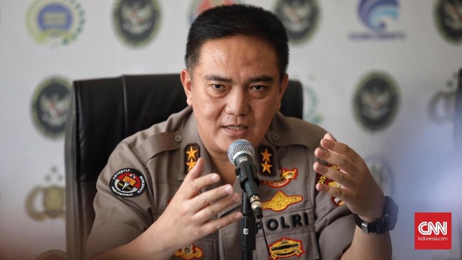 Kepolisian membeberkan berbagai senjata mematikan yang digunakan massa perusuh aksi 21-22 Mei, antara lain petasan, molotov, pedang, klewang, panah beracun.