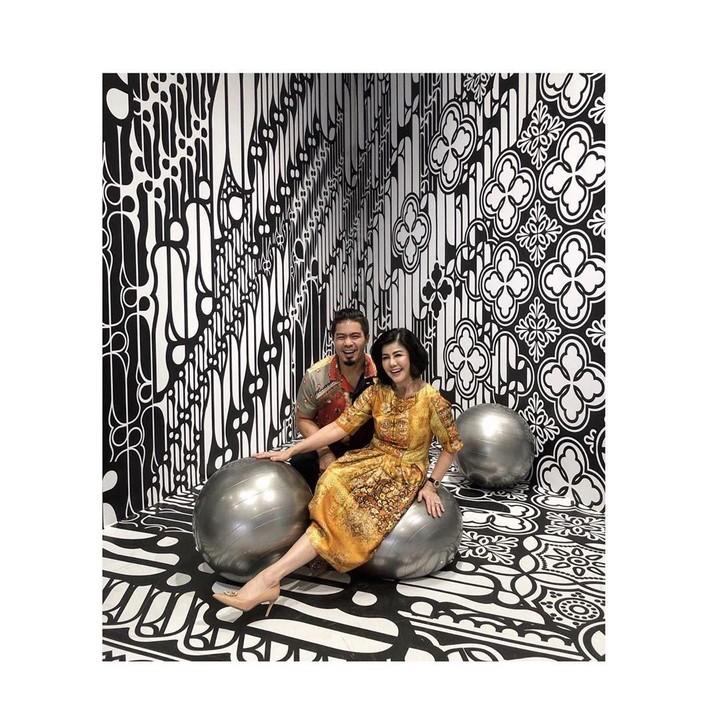 <span class="im">Bambang Reguna Bukit menikah dengan Mikhavita Wijaya pada 17 Januari 2014. (Foto: Instagram @bams_1606) </span>