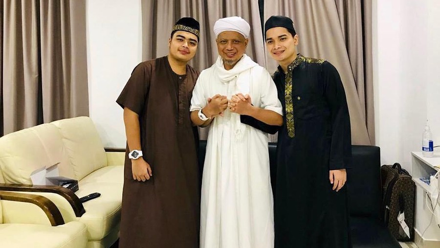 Berikut lima berita yang paling populer, Kamis (23/5) kemarin.