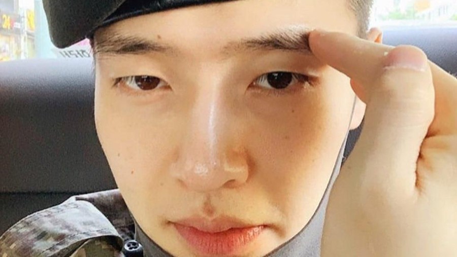 Kang Ha Neul menyelesaikan wamilnya hari ini, Kamis (23/5).