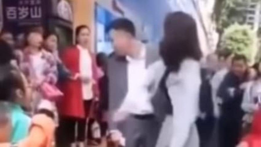 wanita tampar pacar