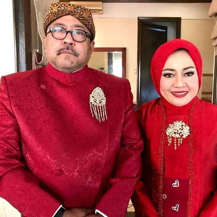 <span class="im">Kerap berlibur ke luar negeri adalah cara quality time pasangan ini. (Foto: Instagram @si.rano)</span>