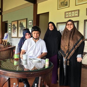 Nama Istri Ketiga Tak Ada, Ini 10 Orang Ahli Waris Ustaz Arifin Ilham
