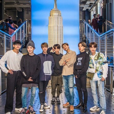 Puncak Gedung Ikonik di Amerika Serikat Menyala Khusus untuk BTS dan ARMY