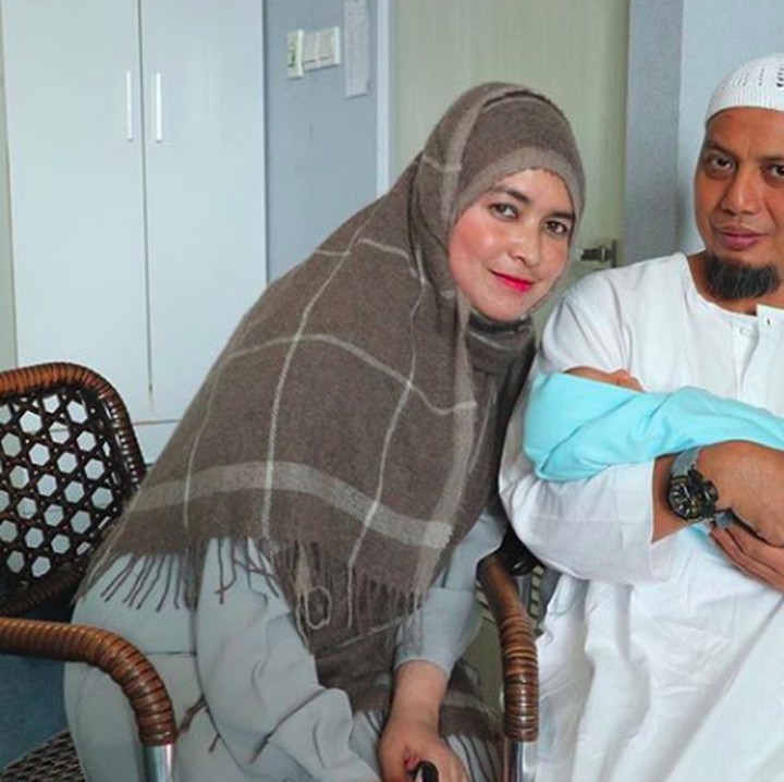<p>Ustaz Arifin Ilham dikaruniai cucu pertama di 2017. (Foto: Instagram @yusufalvinramadhan)</p>