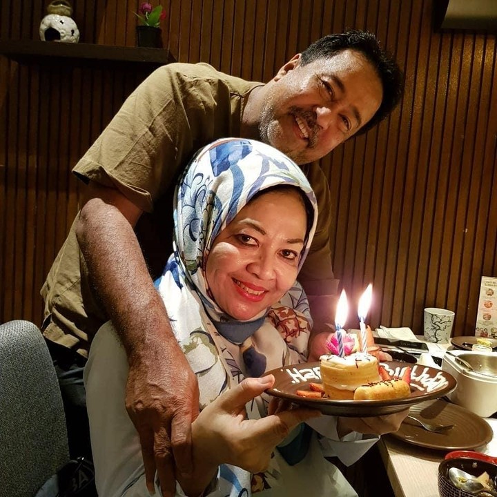 <span class="im">Rano Karno menikahi Dewi Indriati pada 8 Februari 1988. (Foto: Instagram @si.rano)</span>