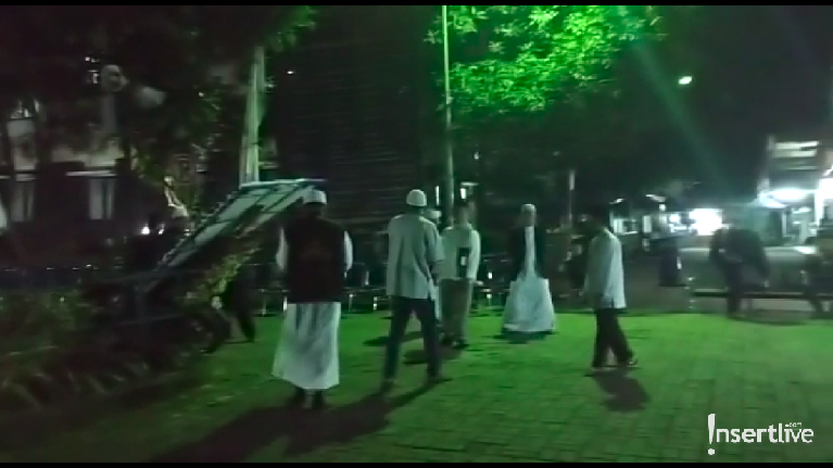 Suasana terkini rumah duka Ustaz Arifin Ilham di Masjid Az-Zikra, Bogor.