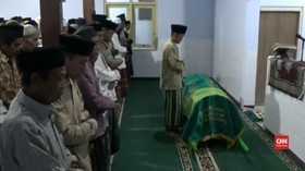 VIDEO: Korban Tewas Kerusuhan di Thamrin Dimakamkan