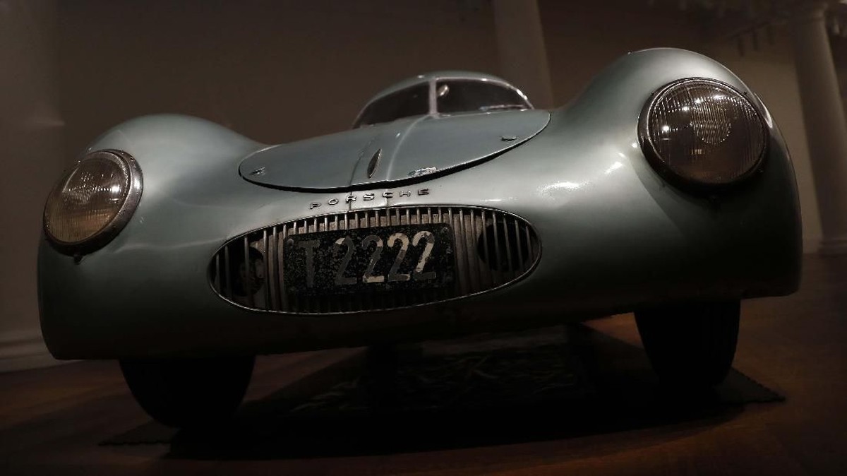 FOTO: Lelang Porsche Pertama di Dunia Ditaksir Capai Rp290 M