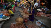 FOTO: Pasar Tradisional di Jalur Maut Mandalay adalah sebuah kawasan yang menjadi sasaran turis di Burma, namun di situ juga ada sebuah lokasi uji nyali bagi warga lokal.