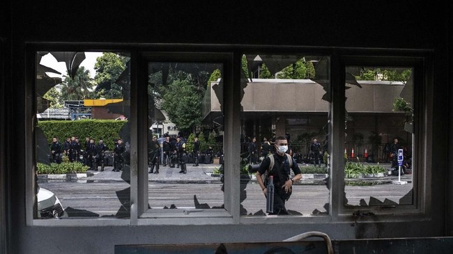 Subdit Gakkum Ditlantas Polda Metro Jaya mencatat ada 5 pos polisi rusak akibat rusuh 22 Mei, yakni pos polisi Slipi, Sarinah, Cut Meutia, Tugu Tani, Sabang.